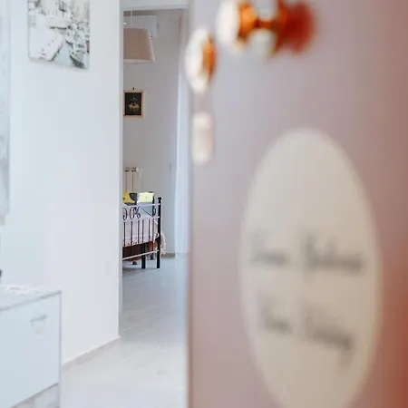 Donna Apollonia Apartment