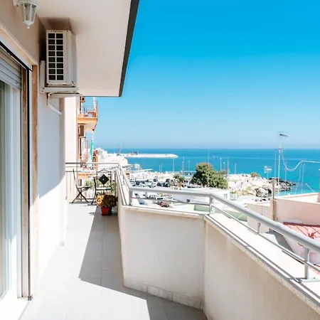 Donna Apollonia Apartment *