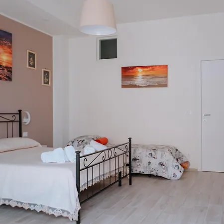 Donna Apollonia Apartment *