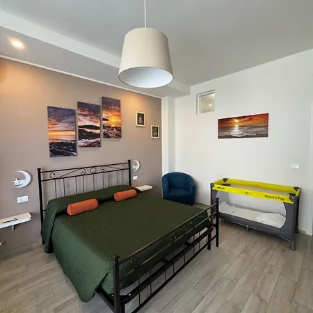 Donna Apollonia Apartment *
